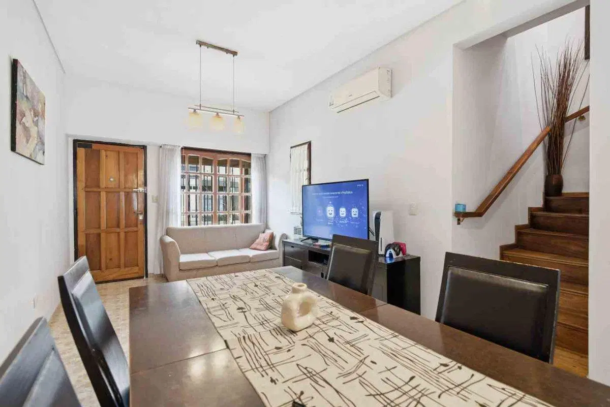 VENTA DUPLEX 4 AMB EN HAEDO CON COCHERA - PERMUTA 3