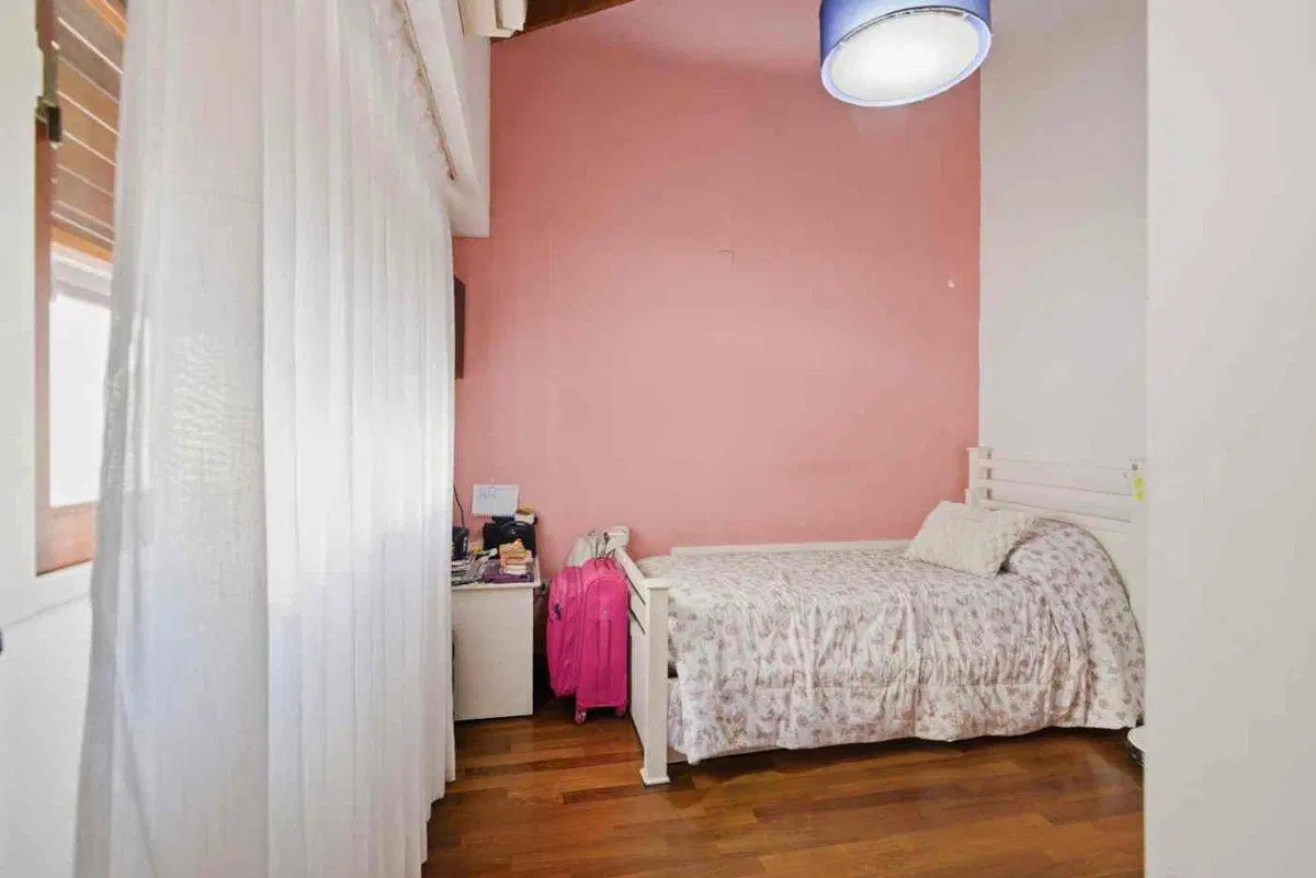 VENTA DUPLEX 4 AMB EN HAEDO CON COCHERA - PERMUTA 5