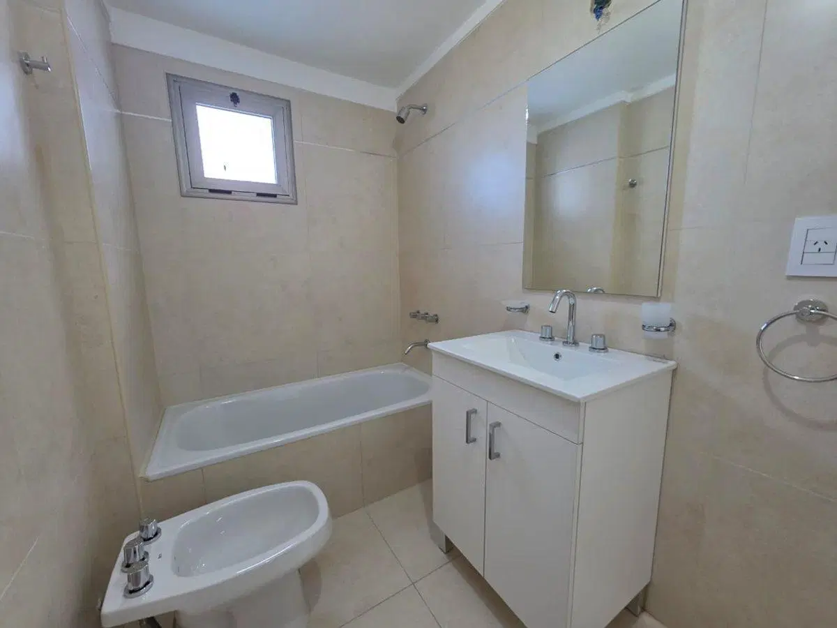 VENTA OFICINA 2 AMB HURLINGHAM CENTRO-A ESTRENAR! 2