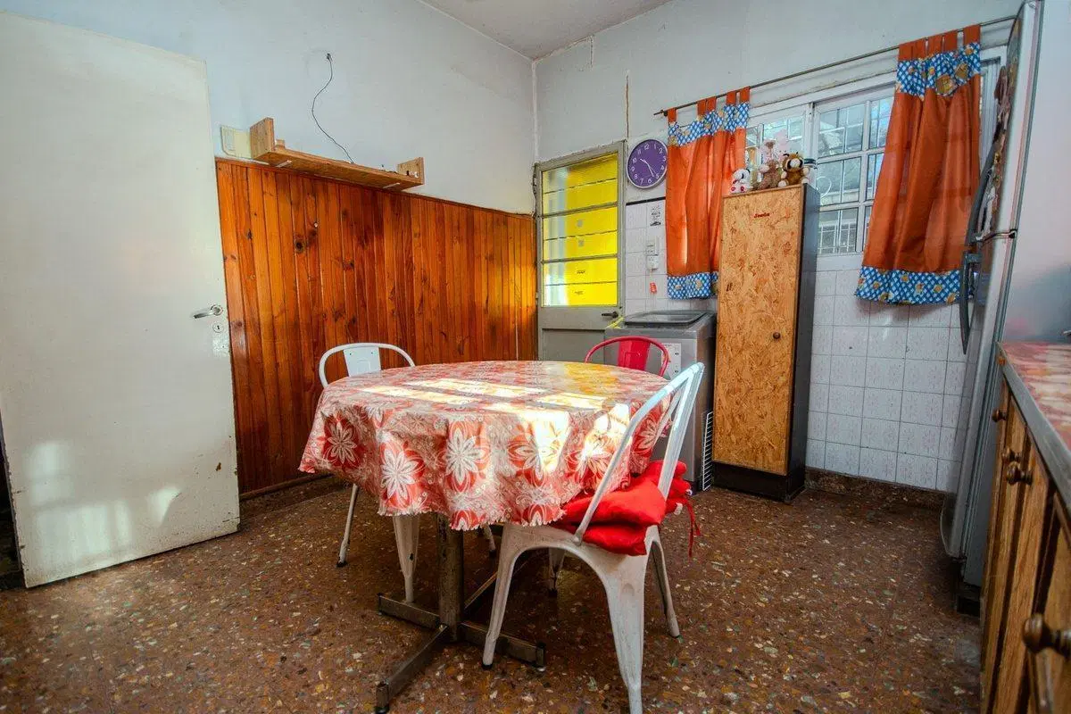 VENTA CASA 3 AMB + DEPTO 2 AMB-M. CORONADO 5
