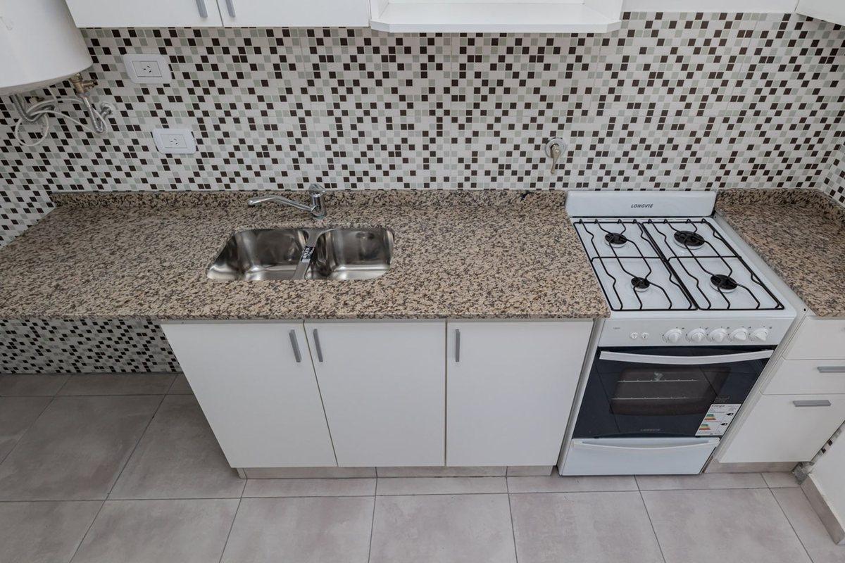 Foto de VENTA 3 AMBIENTES AMPLIO CASEROS FINANCIA, imagen 2