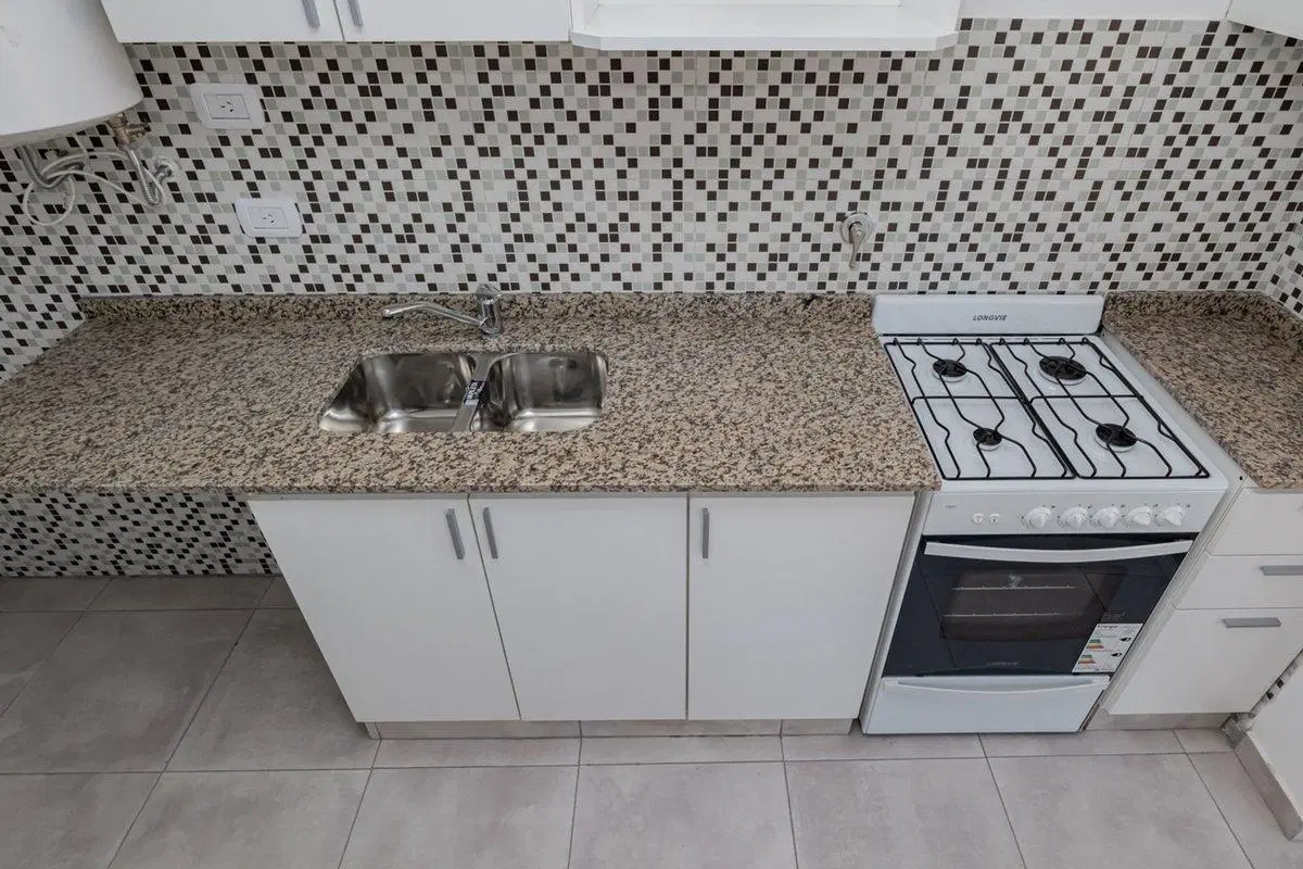 VENTA 3 AMBIENTES AMPLIO CASEROS FINANCIA 2