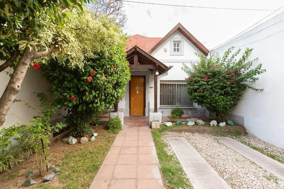 VENTA DE CASA EN HURLINGHAM CON PILETA Y GARAGE 4