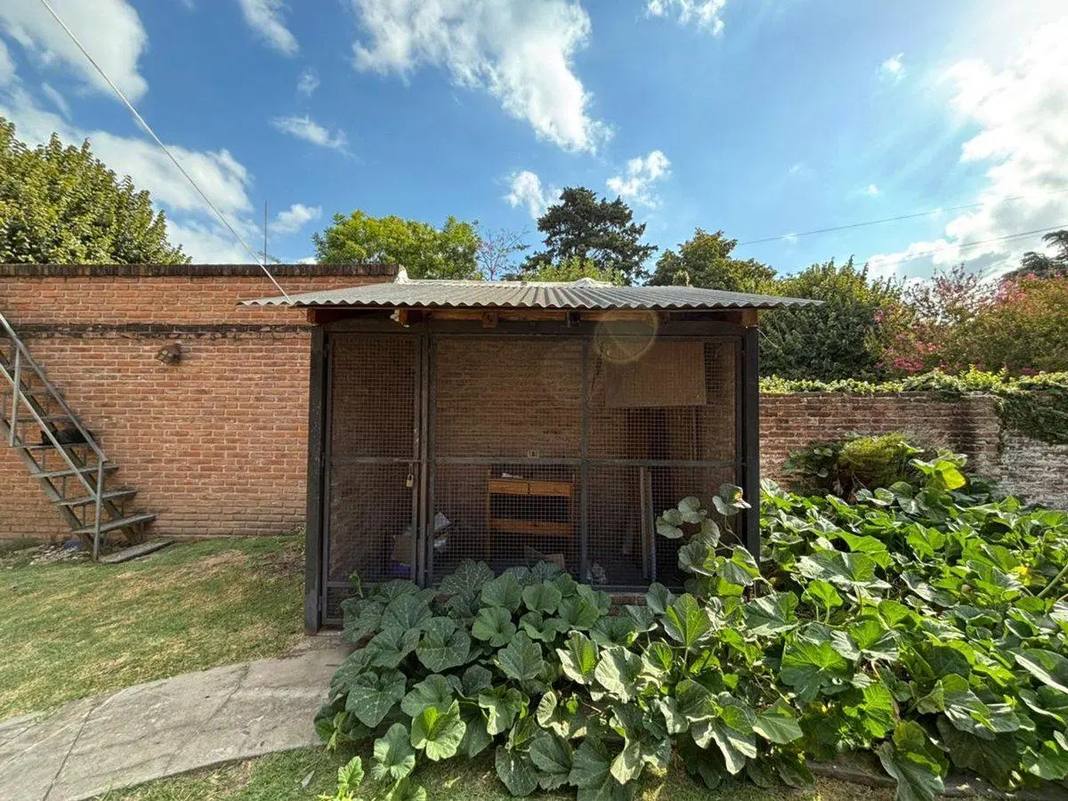 VENTA CASA MULTIFAMILIAR FCO ALVAREZ CON PARQUE 2