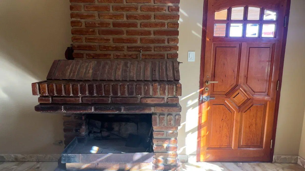 VENTA CASA 4 AMBIENTES PALOMAR COCHERA y mas. 5