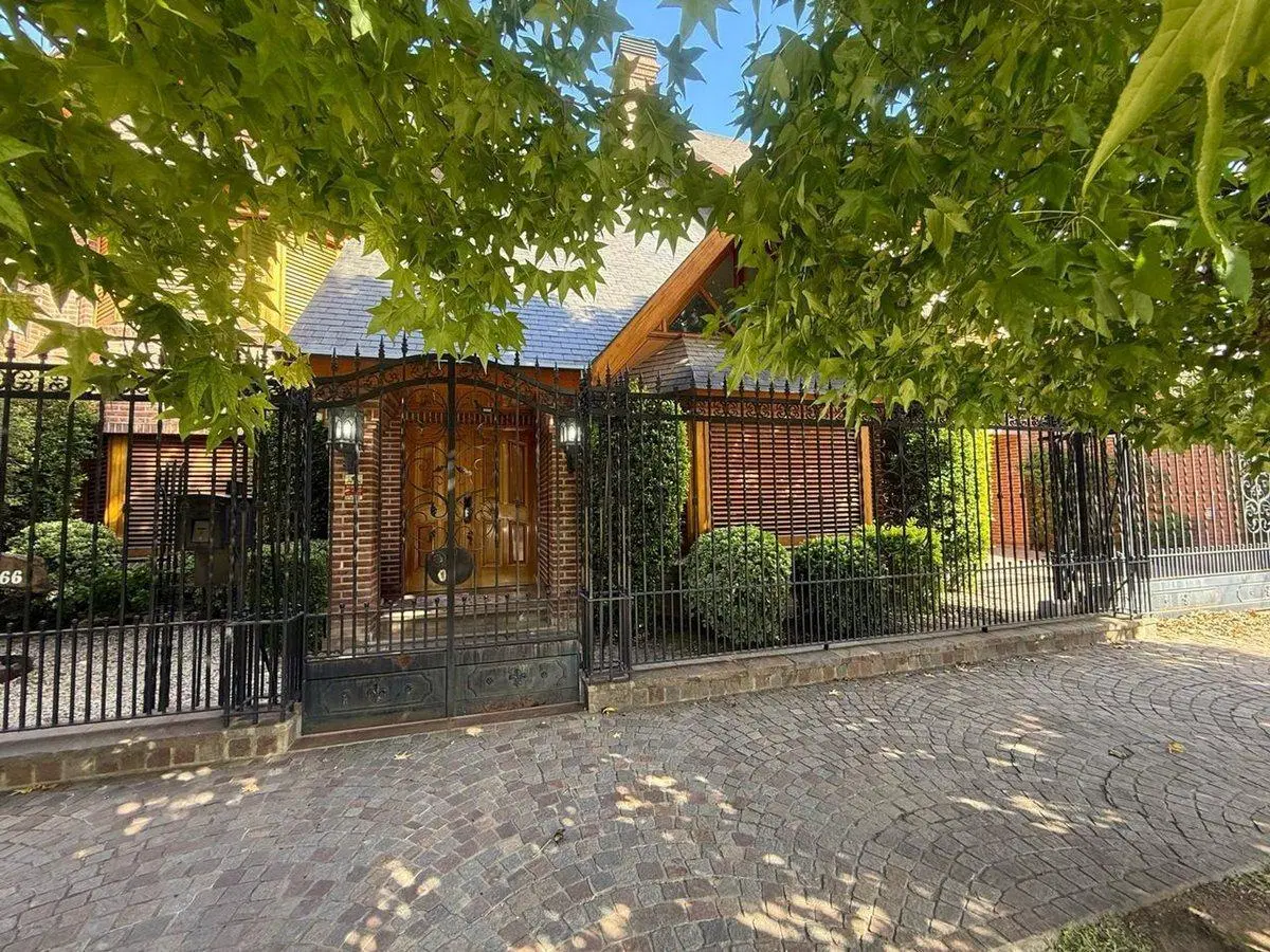 VENTA CASA 5AMB PILETA VILLA SARMIENT0 CRED / PERM 4