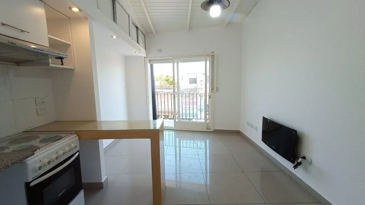 VENTA MONOAMBIENTE EN VENTA CON BALCON-MERLO 4