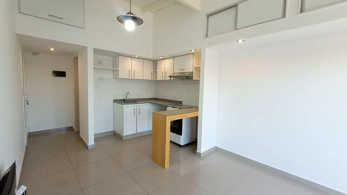 VENTA MONOAMBIENTE EN VENTA CON BALCON-MERLO 5