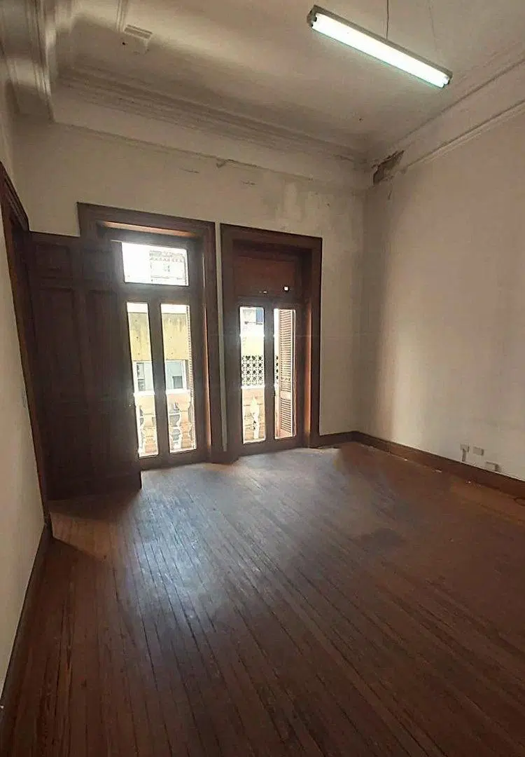 ALQUILER DE 4 OFICINAS EN CENTRO - AV. DE MAYO 3