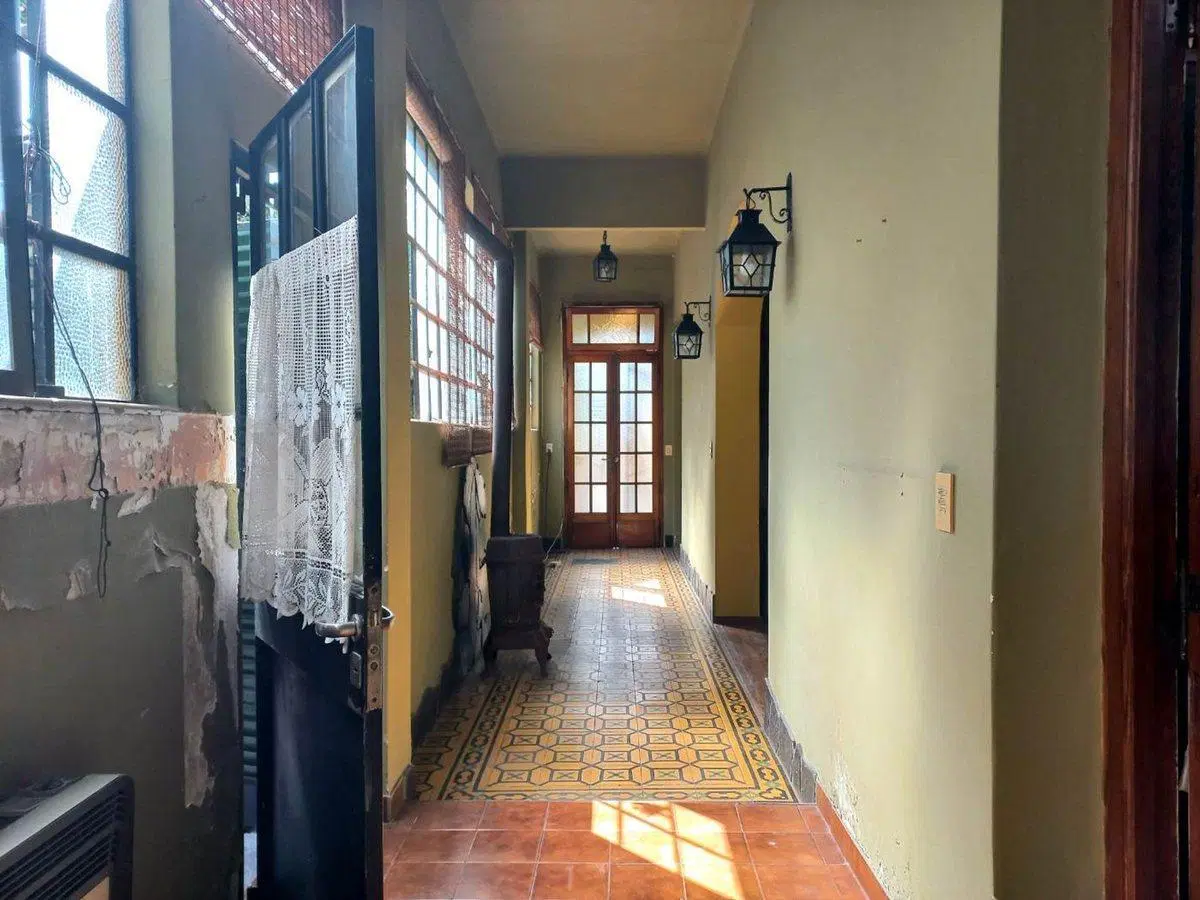 VENTA CASA 4 AMB -JARDIN-COCHERA-CASTELAR 2