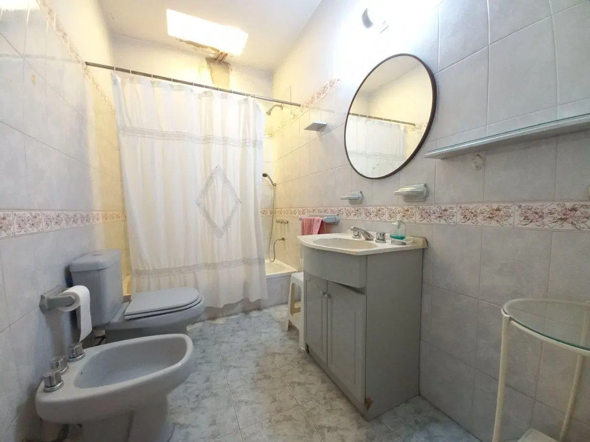 VENTA CASA 4 AMB -JARDIN-COCHERA-CASTELAR 5