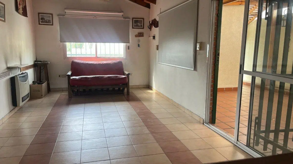 CASA EN CASEROS 6 AMB MULTIFAMILIAR PERMUTA 5
