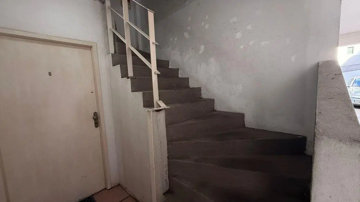 VENTA DEPTO 2 AMB C/BALCON Y COCHERA-CASEROS 4