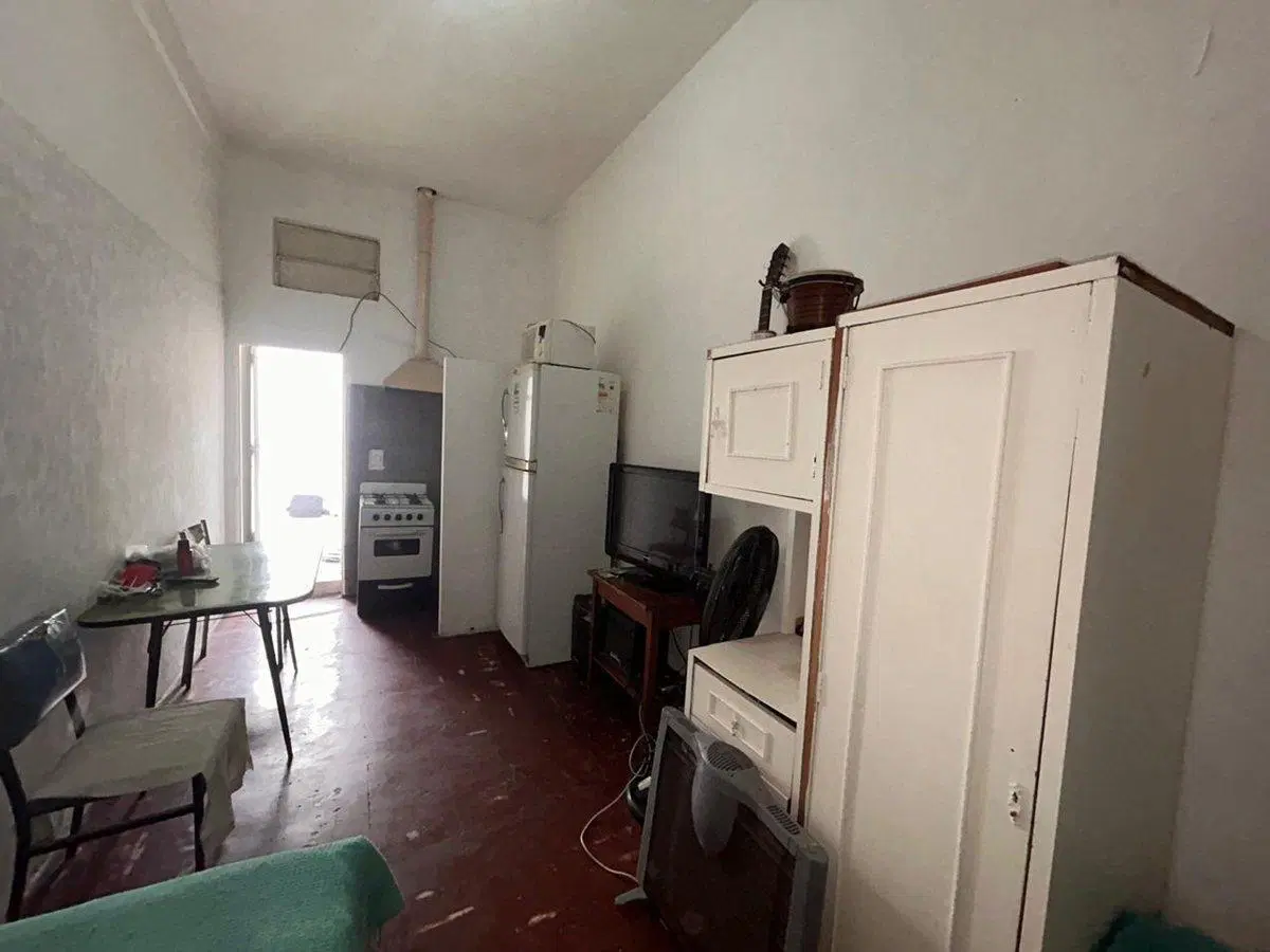 VENTA CASA/LOTE CON 5 DEPARTAMENTOS EN MERLO...... 5