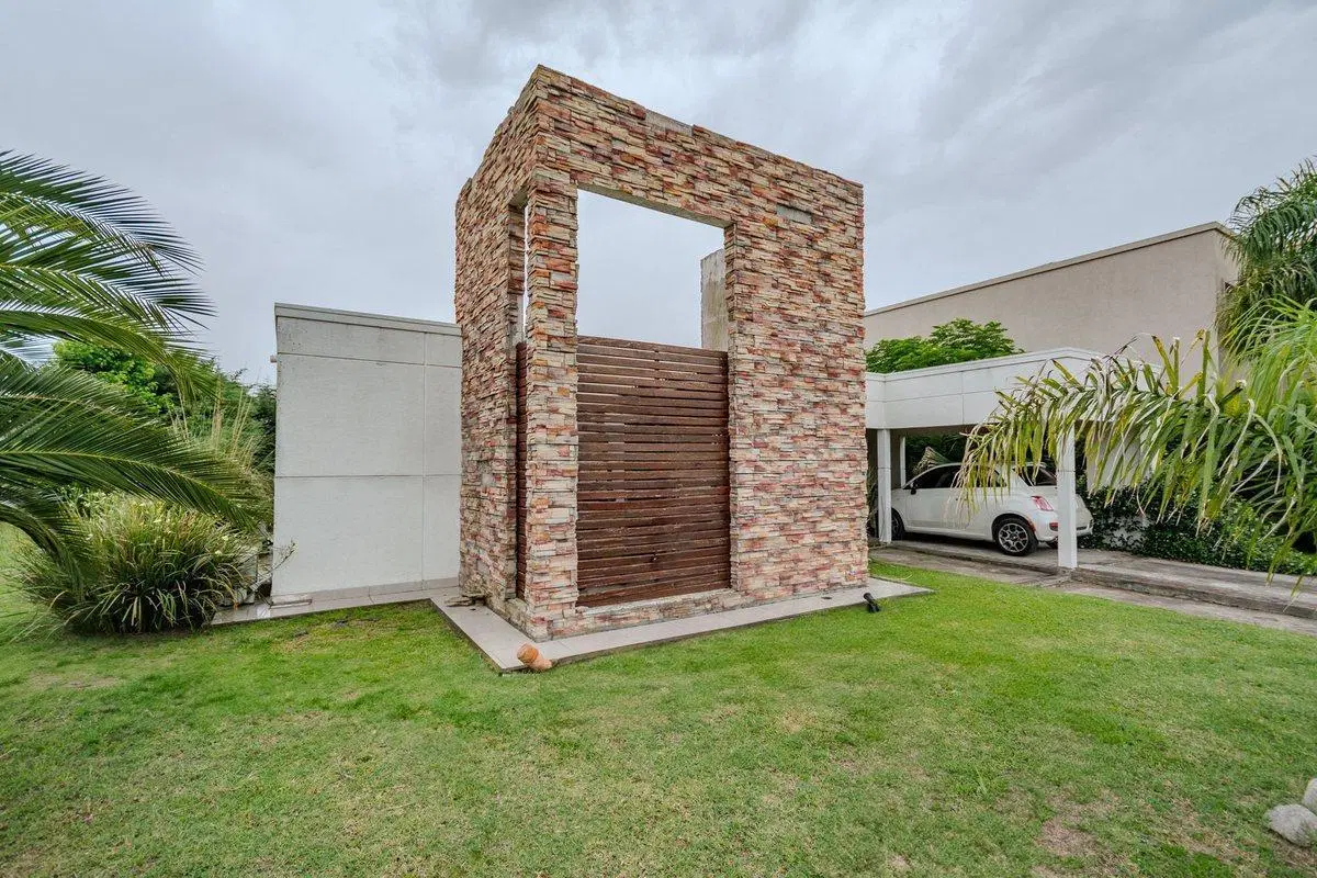 VENTA CASA 5 AMBIENTES CON PARQUE CANNING 5
