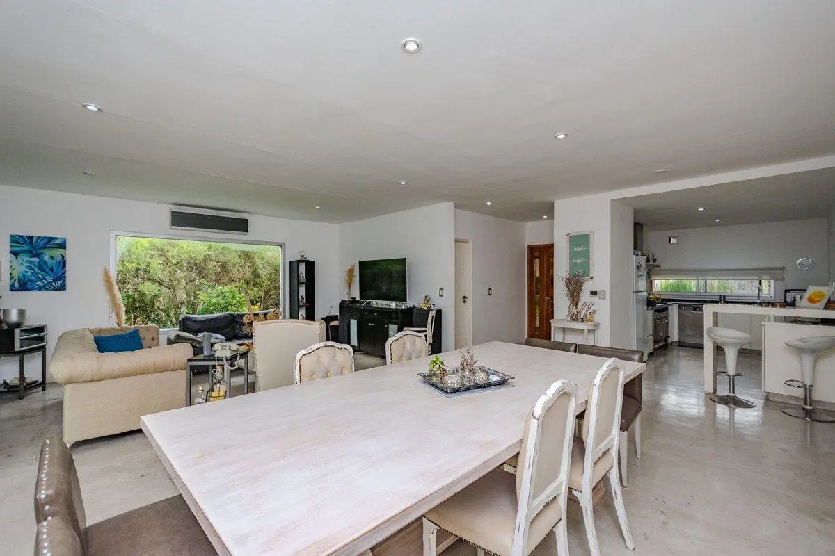 VENTA CASA 5 AMBIENTES CON PARQUE CANNING 4