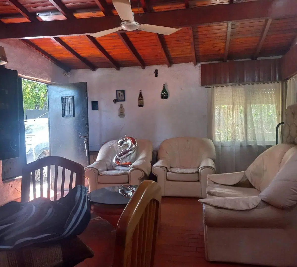 VENTA CASA CON PILETA TORTUGUITAS 950 MTR- PERMUTA 4