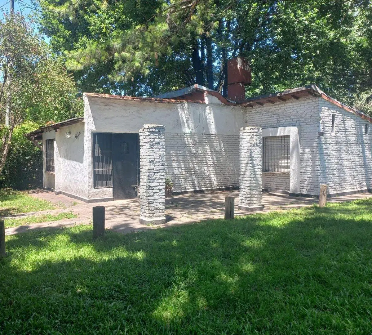 VENTA CASA CON PILETA TORTUGUITAS 950 MTR- PERMUTA 2
