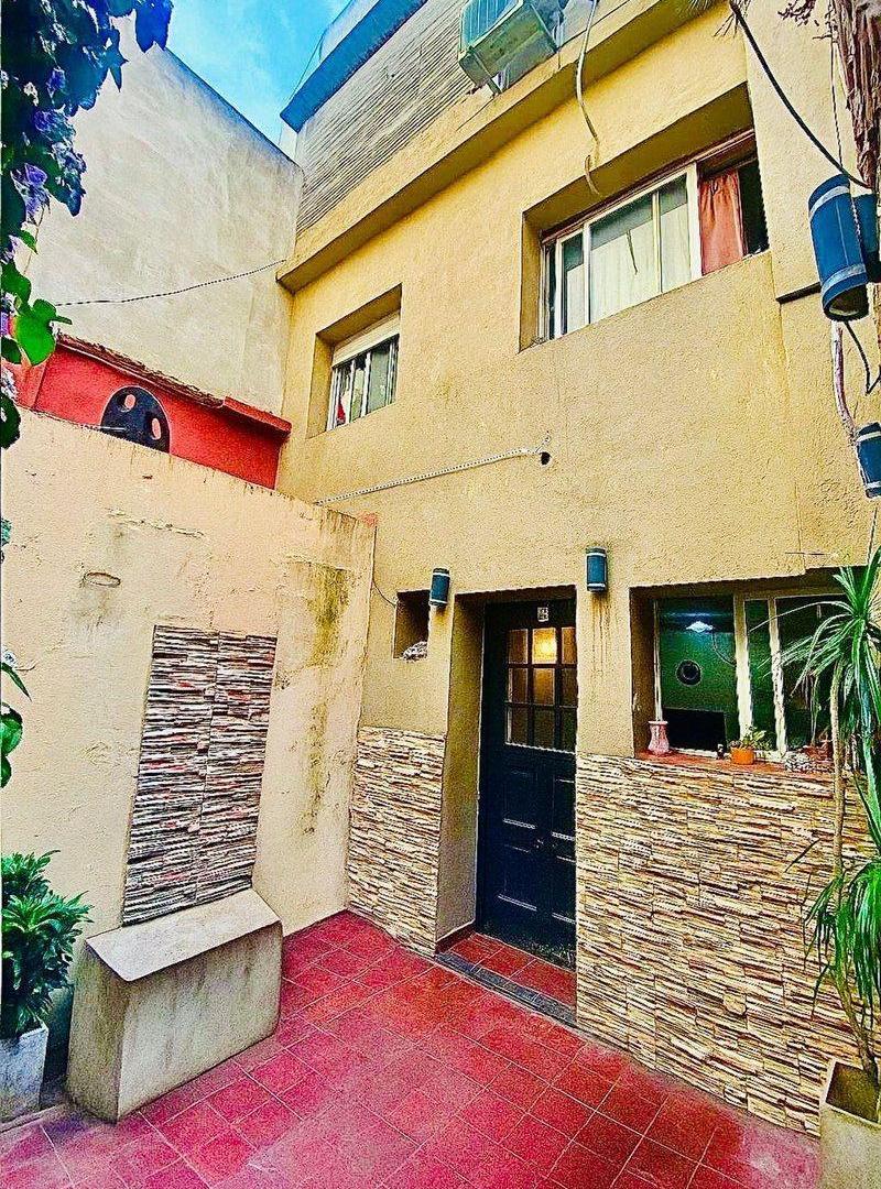 VENTA DE 4 PH + LOCAL EN LOTE PROPIO,DEVOTO.