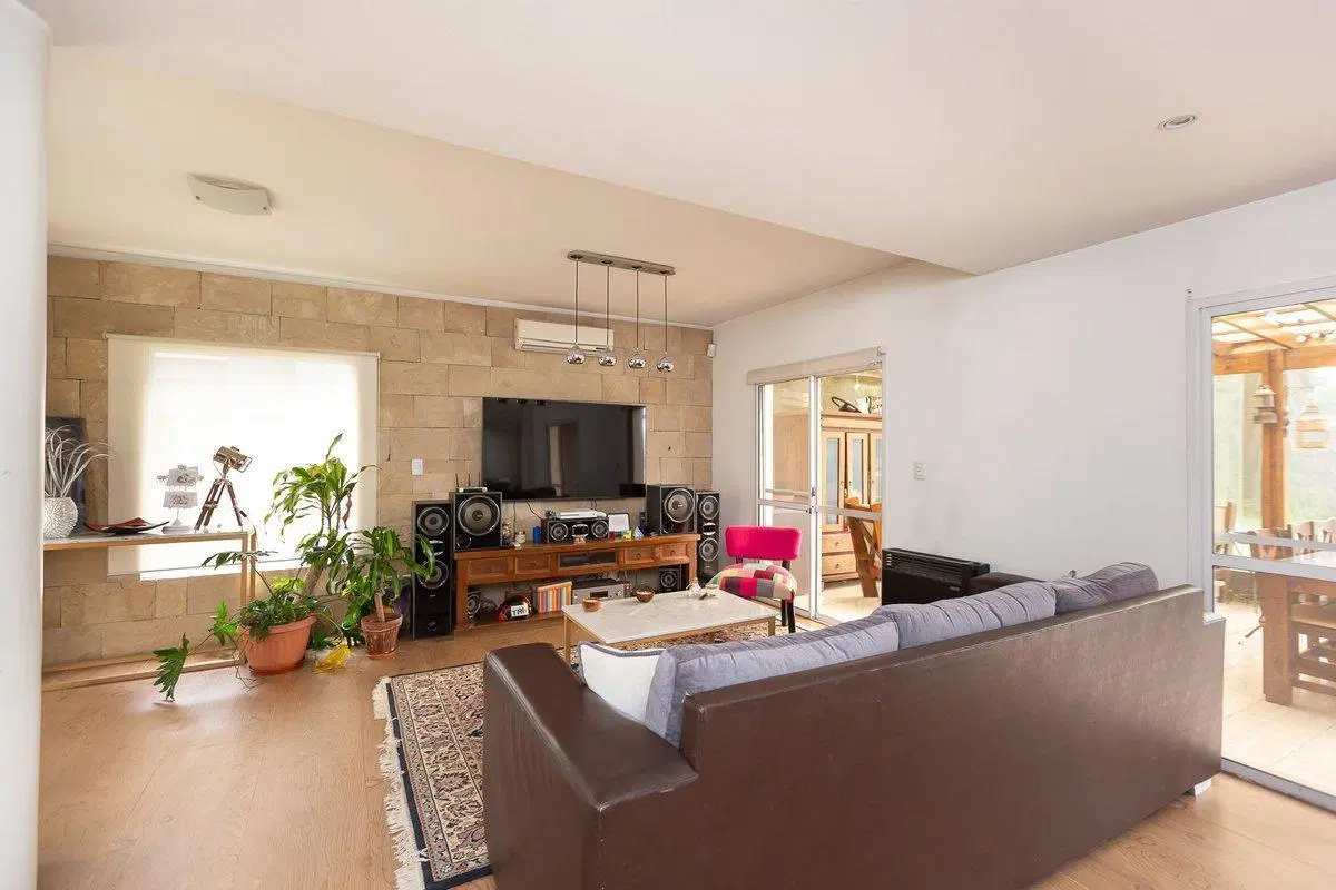 VENTA DE CASA 4 AMB CON PILETA EN HURLINGHAM 3
