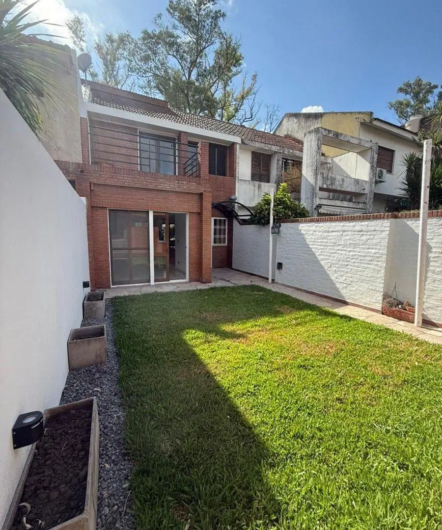 Casa Dúplex 4 Ambts /Jardín/Doble Cochera/Permuta 2