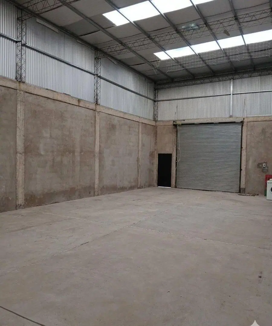 ALQUILER GALPON 150M2 HURLINGHAM 3