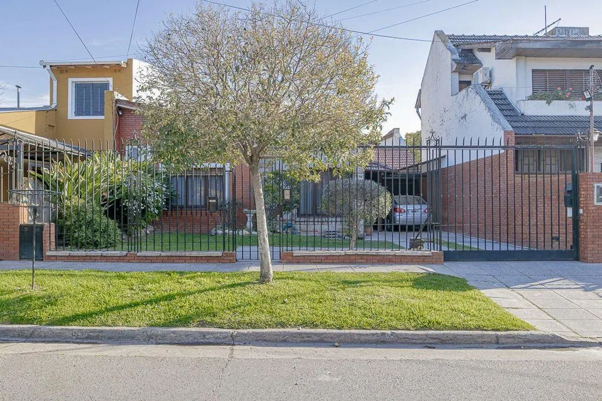 VENTA CASA C/ PISCINA JARDIN QUINCHO EN HURLINGHAM 8