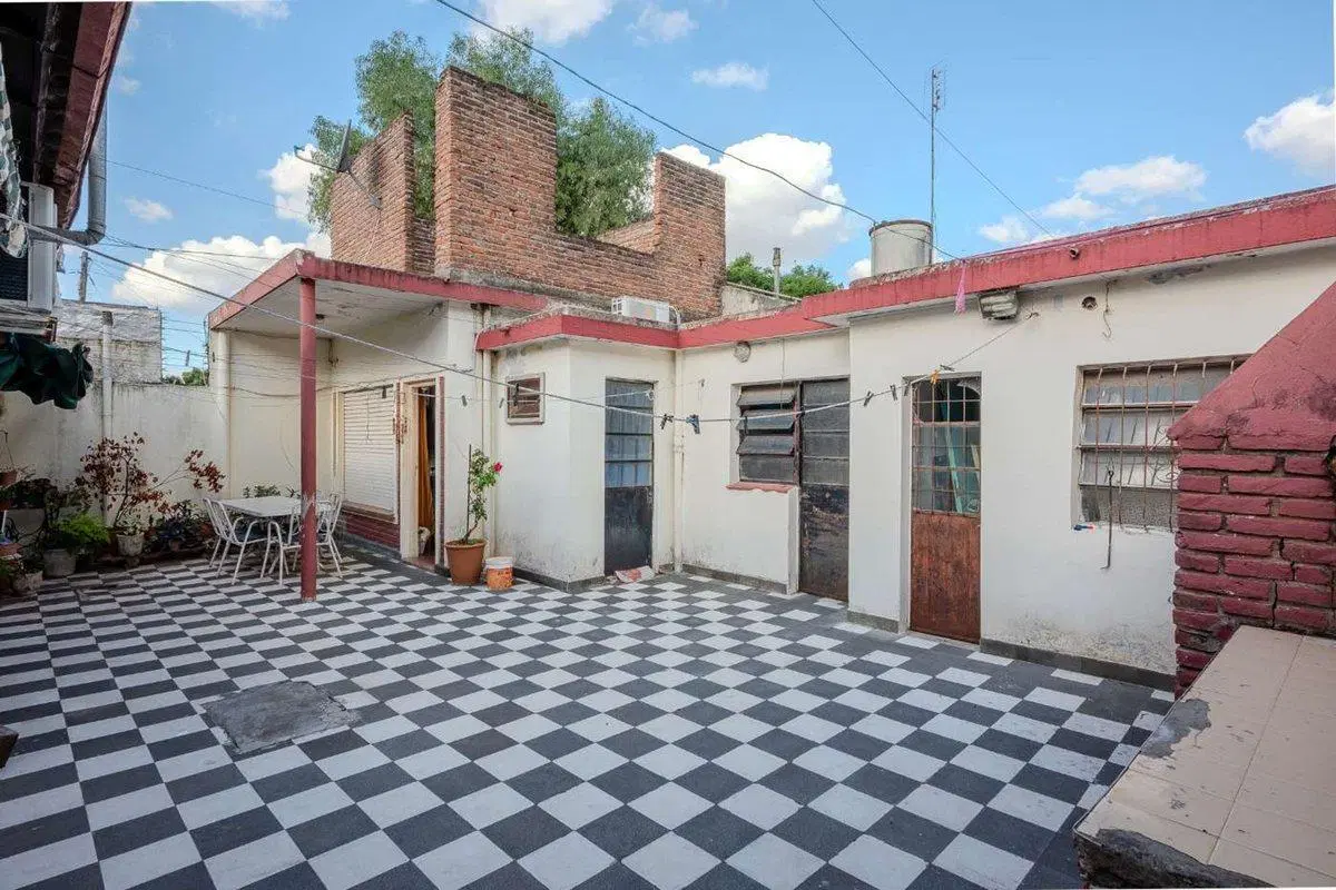 VENTA CASA 3/AMB COCHERA/PATIO+DPTO 1 AMB Z/SUAREZ 5