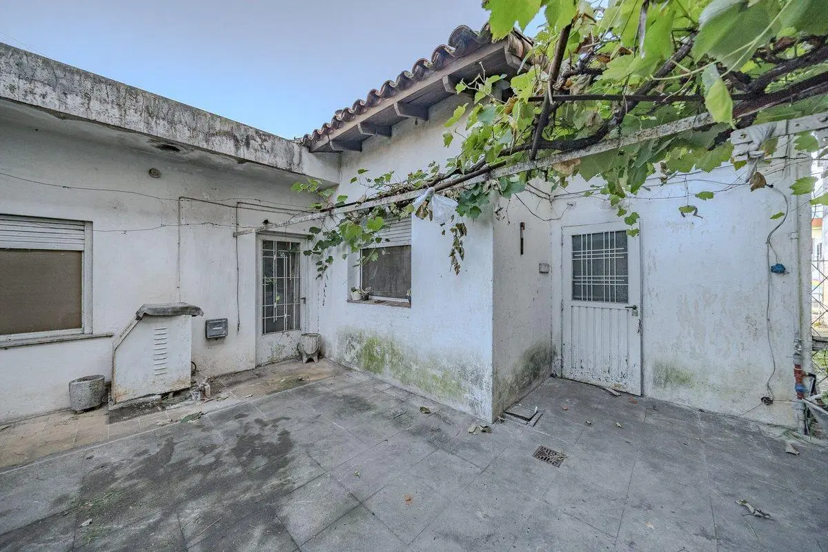 VENTA CHALET 3 AMBIENTES CON GARAGE APTO CREDITO 2