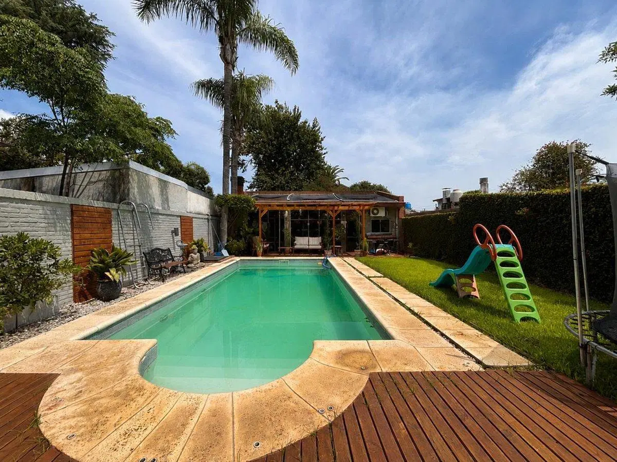 VENTA CASA 5 AMBIENTES REFACIONADA QUINCHO PILETA 3