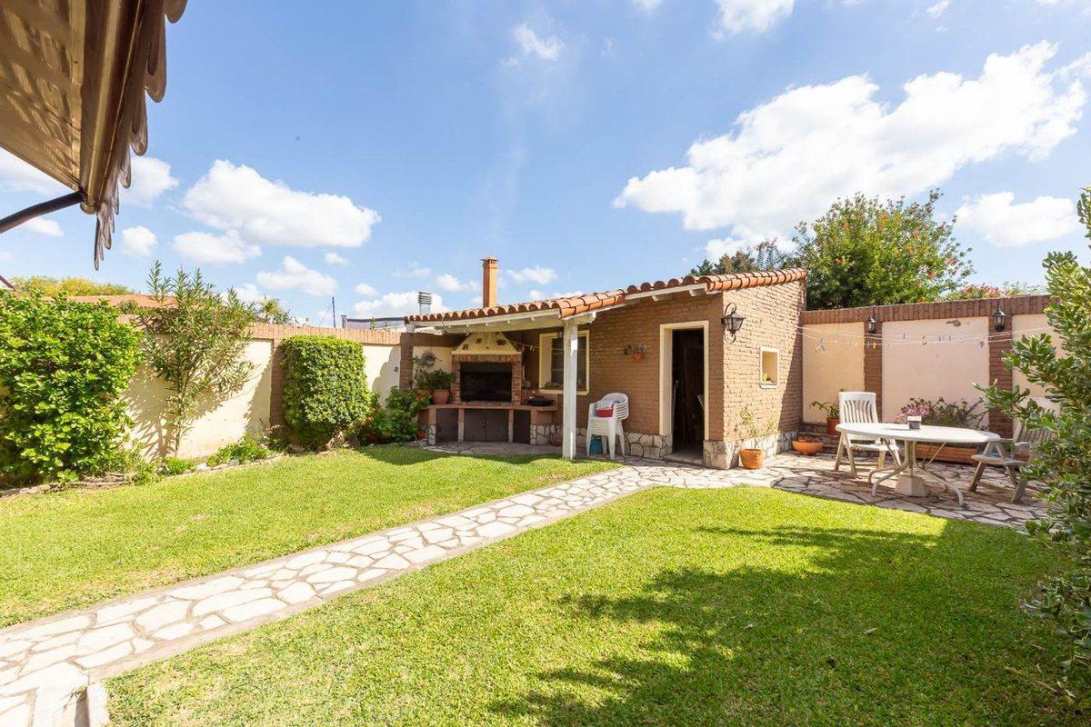 VENTA CASA EN CIUDAD JARDIN 4 AMB - PERMUTA