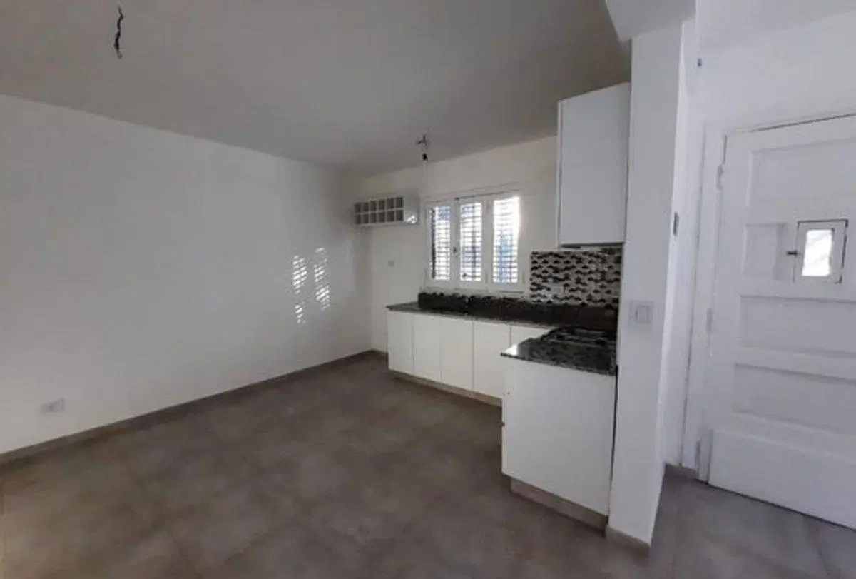 VENTA CASA 4 AMB. EN CIUDADELA 5