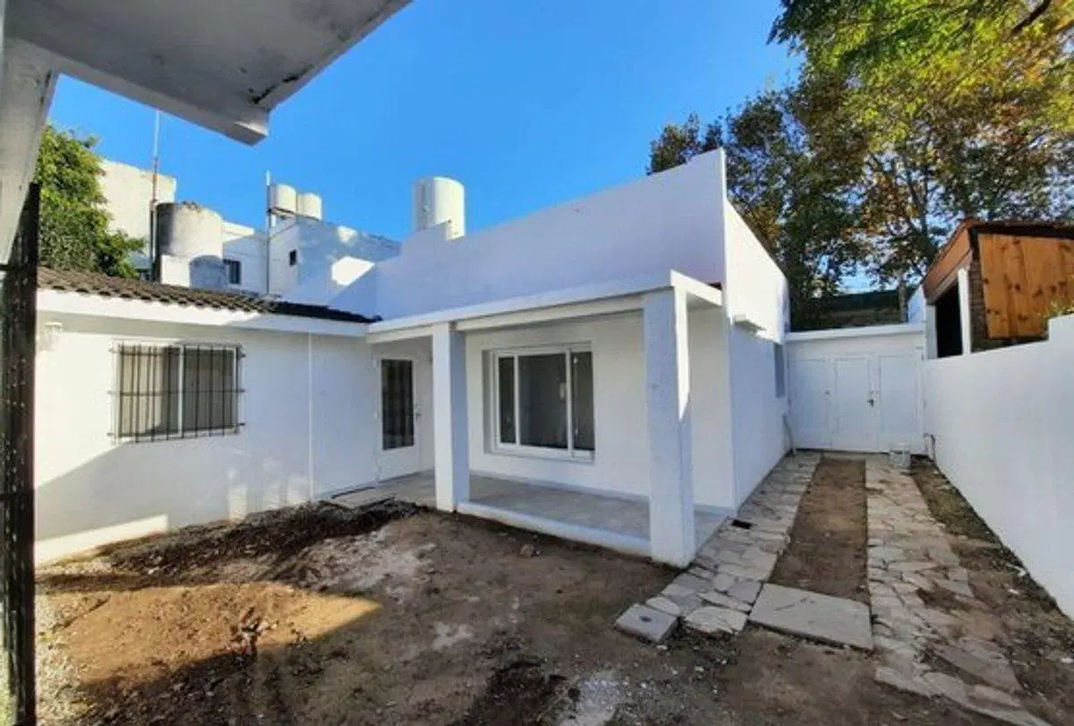 VENTA CASA 4 AMB. EN CIUDADELA 3