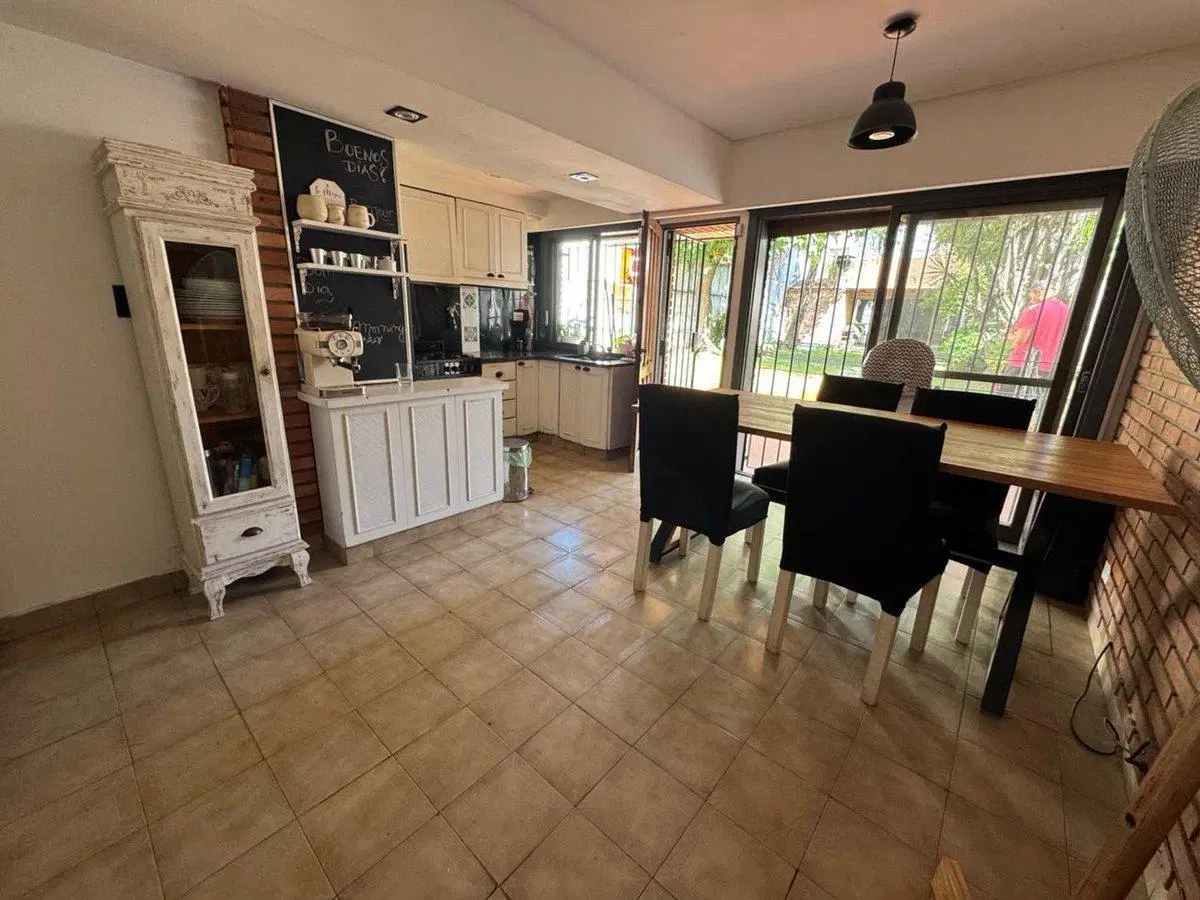 VENTA CHALET 5 AMB QUINCHO JARDIN CASEROS CENTRO 2