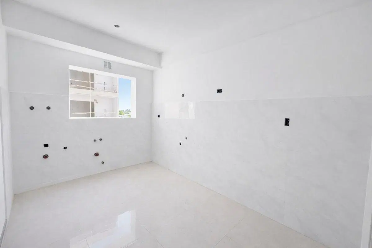 VENTA DEPTO 3 AMB A ESTRENAR CON BALCON - CASEROS 4
