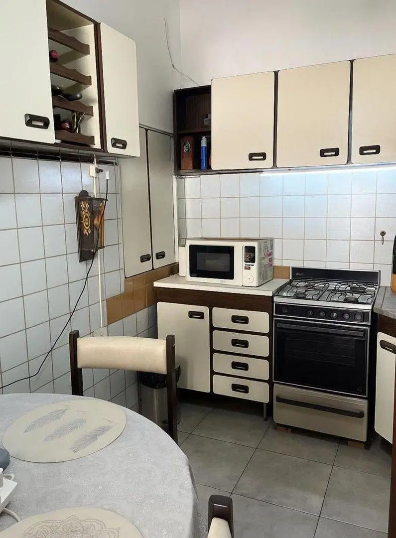 Venta casa 4 ambientes con cochera en Caseros. 4
