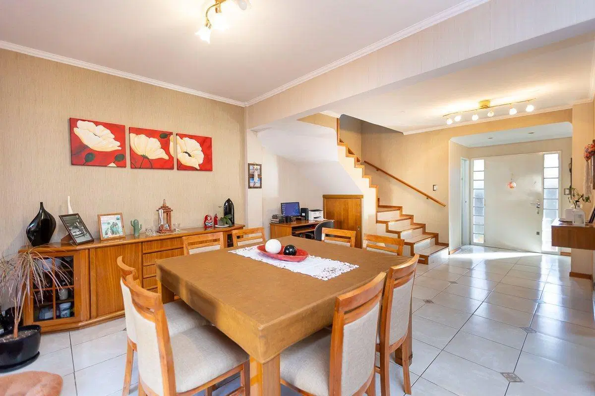 VENTA CASA EN CIUDAD JARDIN 5 AMBIENTES - PERMUTA 3