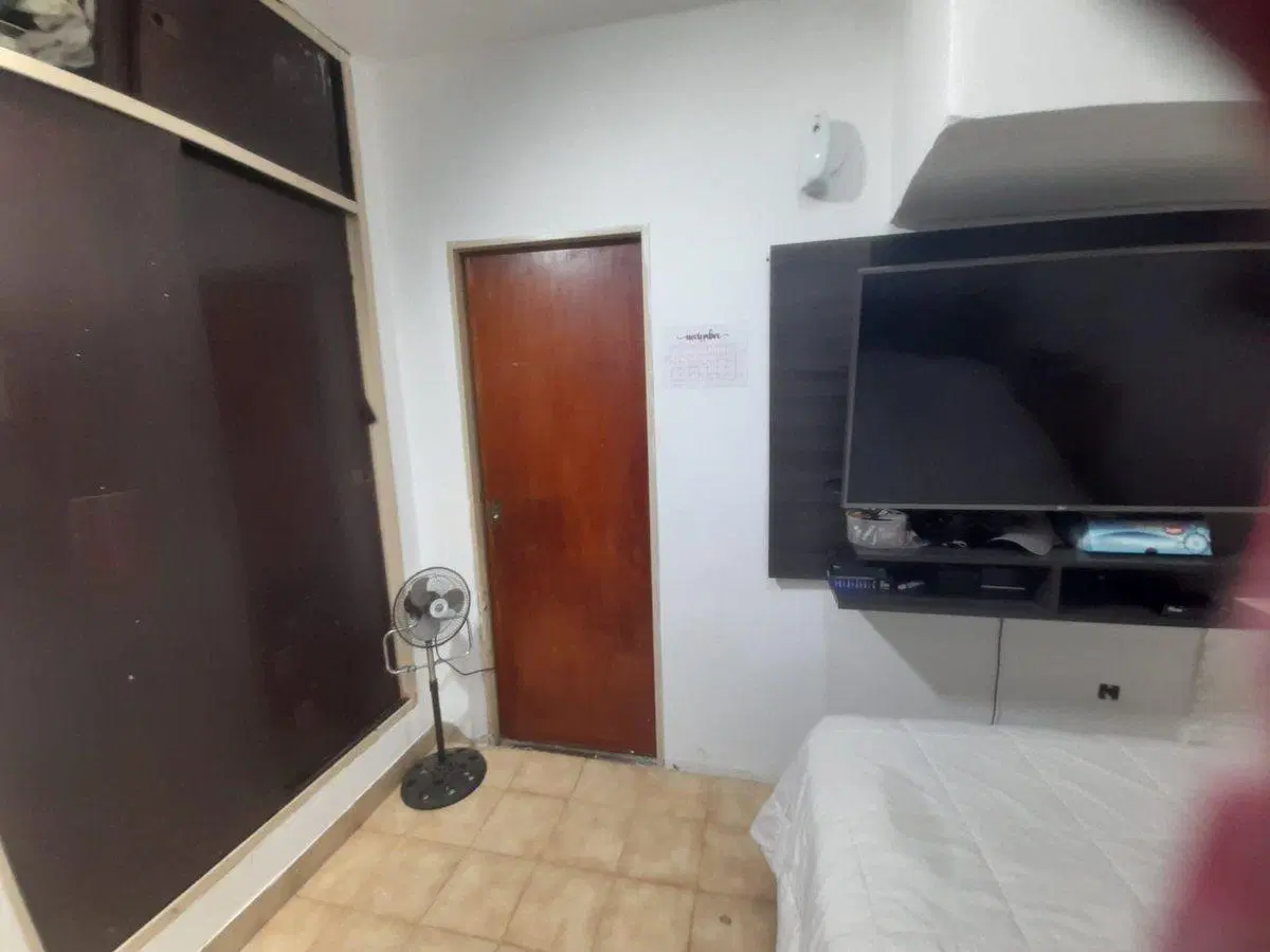 CASEROS VENTA 2 PH MAS LOCAL EN BLOQUE SOBRE AV. 3