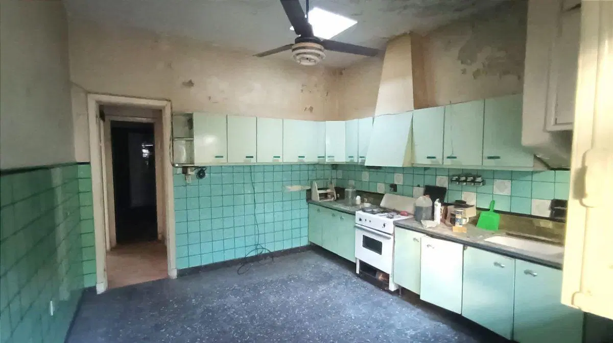 VENTA PERMUTA CASA C/COCHERA CASEROS A REFACCIONAR 3
