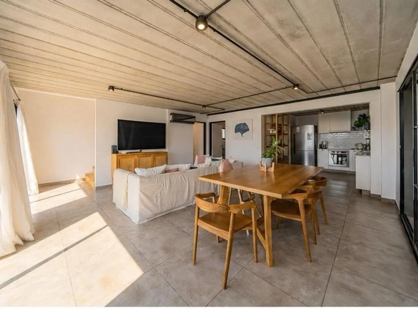 VENTA DUPLEX 4 AMB C/COCHERA-TERRAZA PROPIA MUNRO 4
