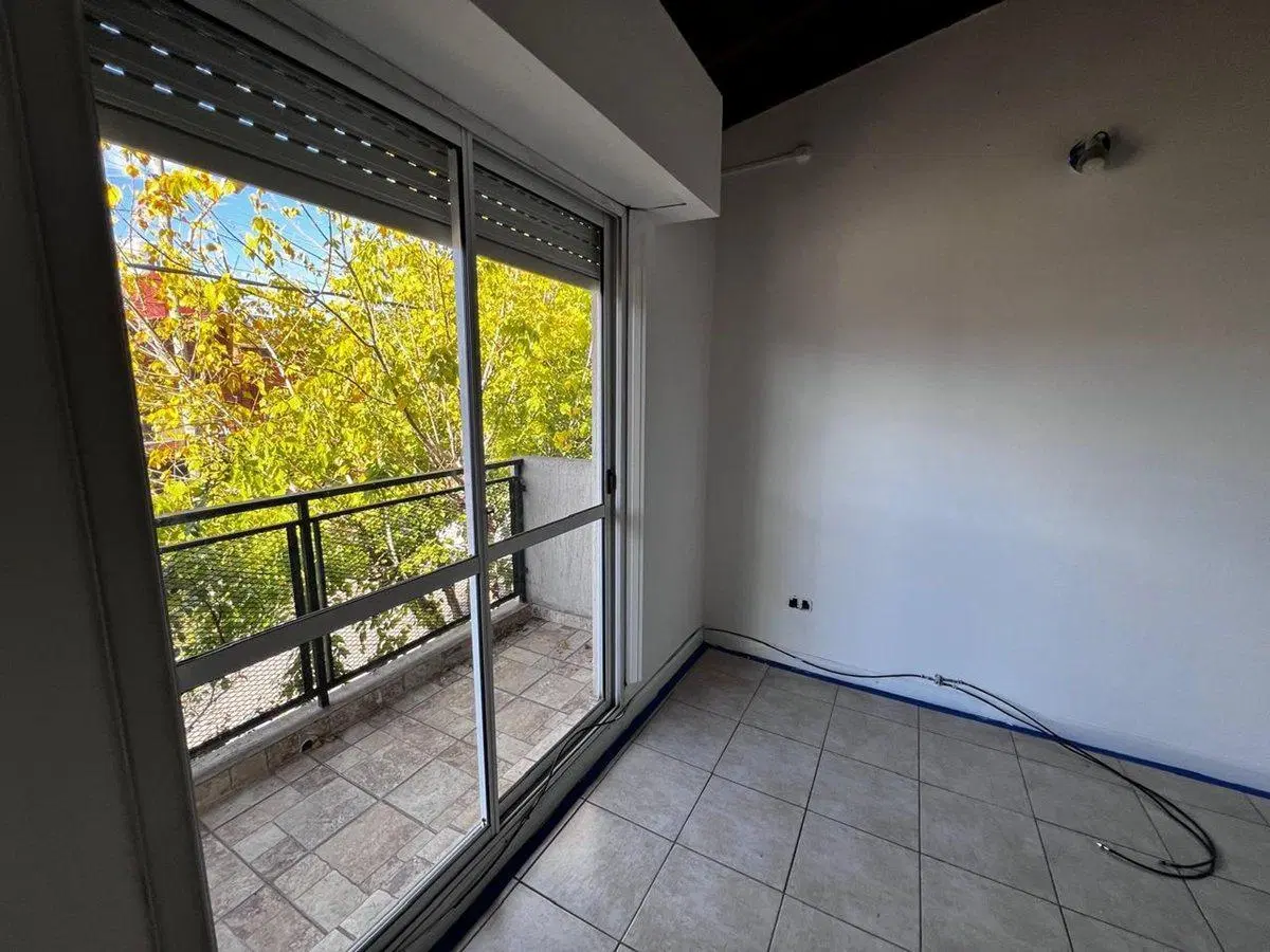 ALQUILER DEPTO 2 AMB. CON BALCON EN LA TABLADA 2