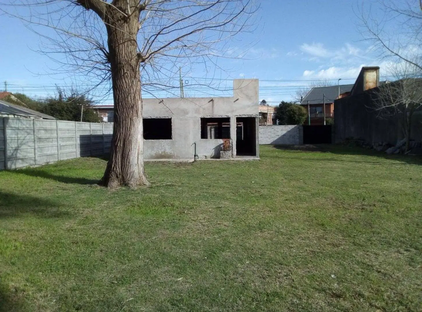 VENTA TERRENO 20 POR 50 CASTELAR. PERMUTA/FINANCIA 4
