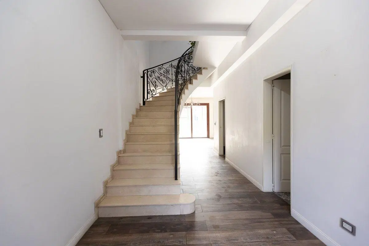 VENTA CASA EN HURLINGHAM 6 AMB - PERMUTA FINANCIA 5