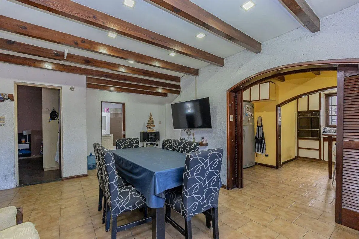 VENTA CASA EN CIUDAD JARDIN 3 AMB - PERMUTA 4