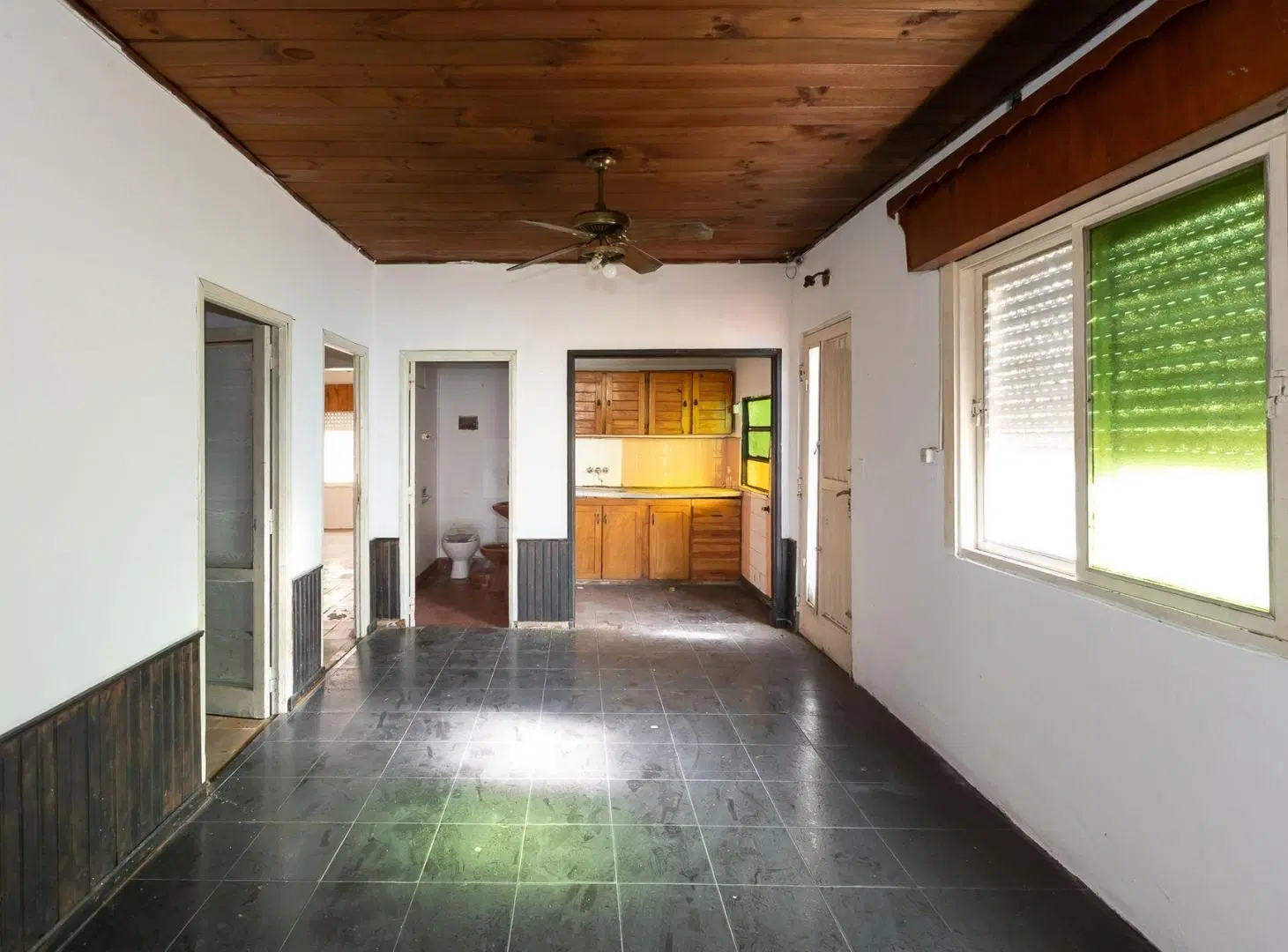 VENTA Lote con casa a refaccionar en Villa Tesei 2