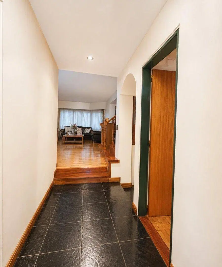 CASA 4 AMB. CON GARAGE CUBIERTO, JARDIN Y QUINCHO 5