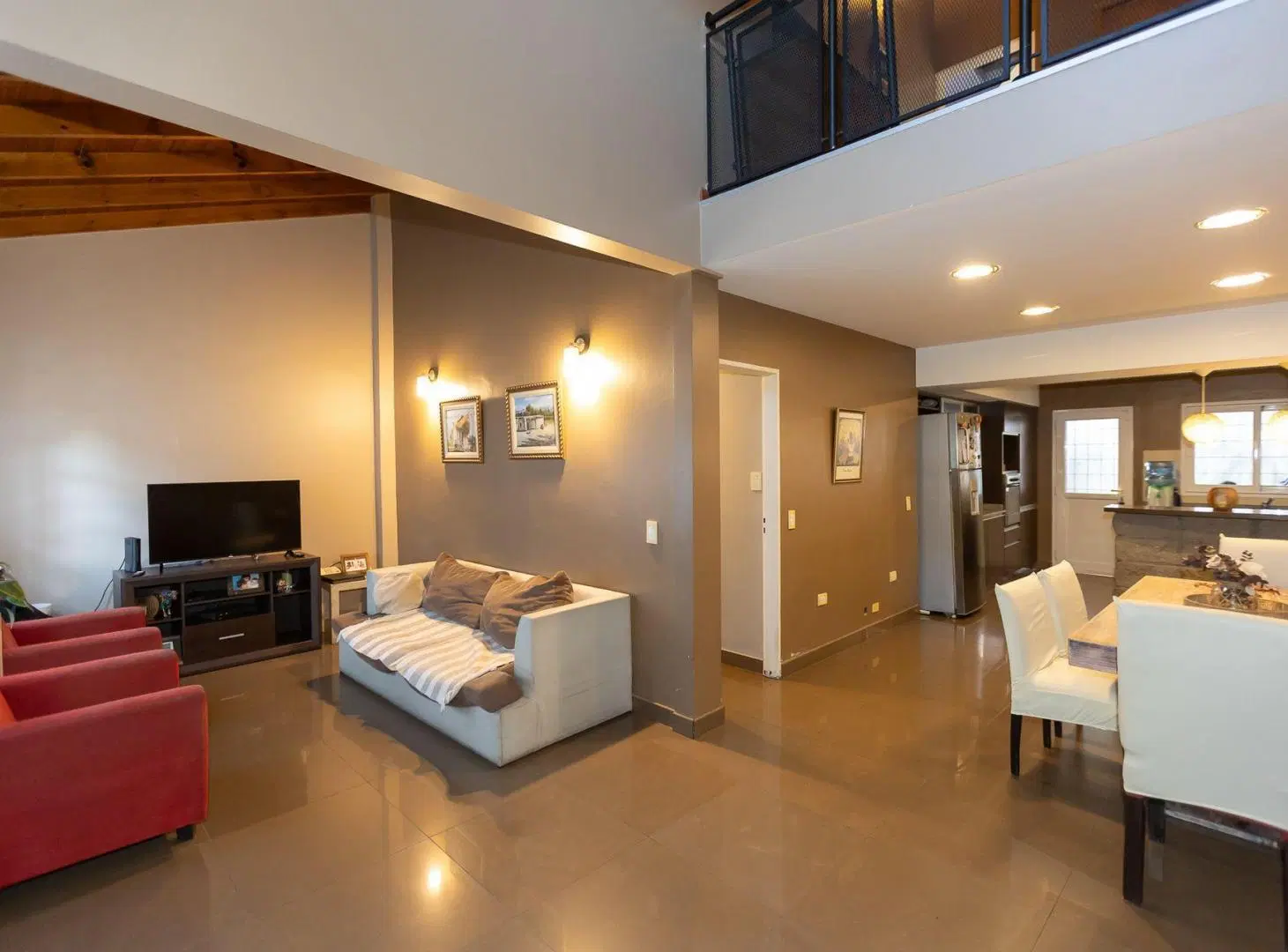 VENTA CASA EN CIUDAD JARDIN 5 AMB - PERMUTA 4