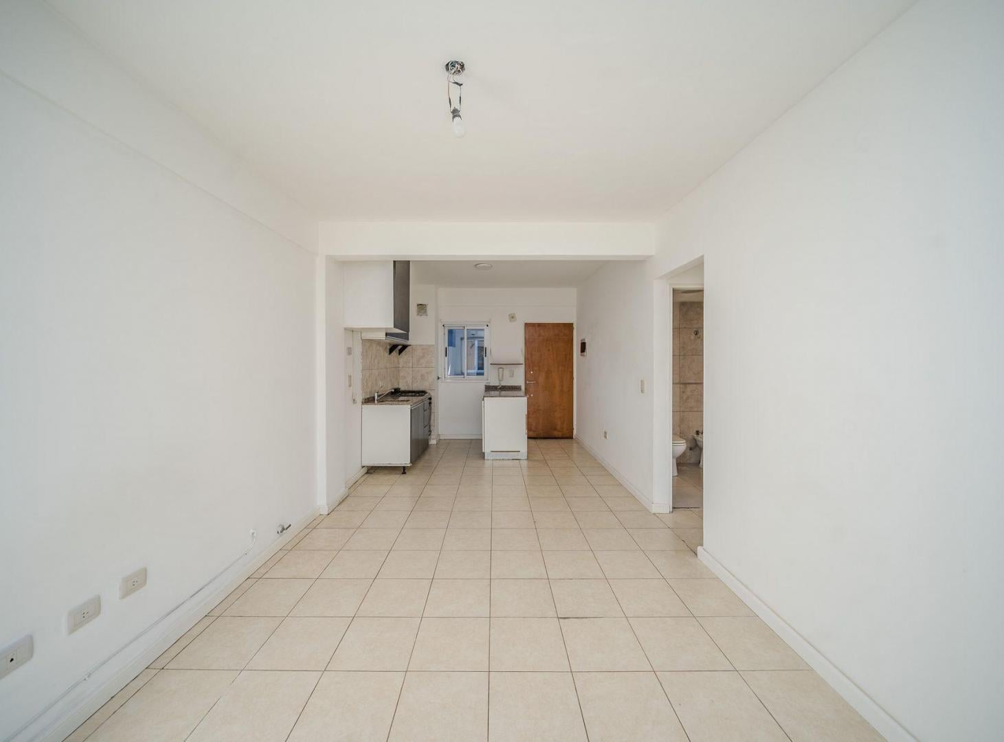 Foto de VENTA DEPTO 2 AMB BALCON COCHERA CUBIERTA CASEROS, imagen 4