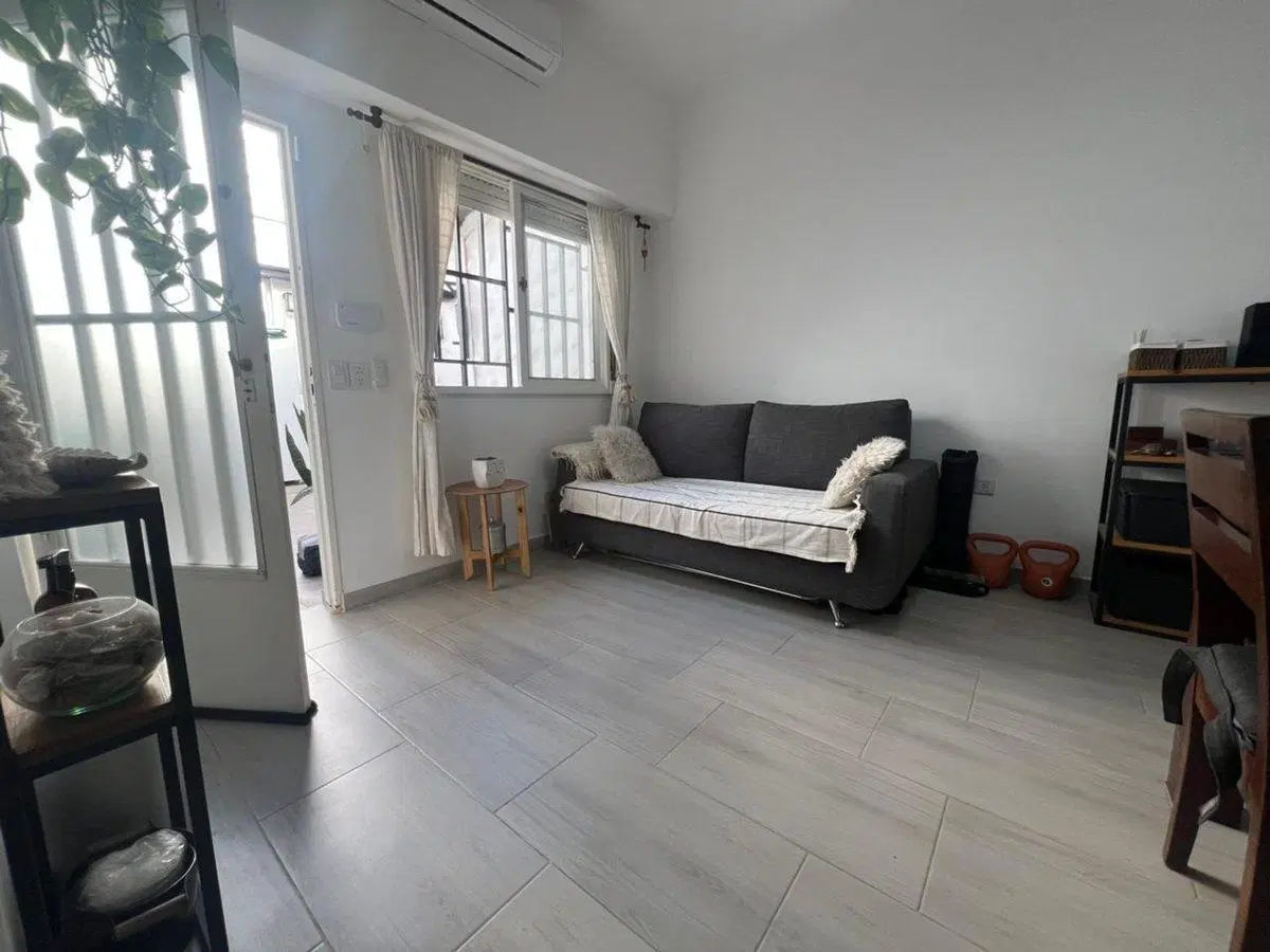 VENTA DEPARTAMENTO 2 AMBIENTES CON PATIO COCHERA 3