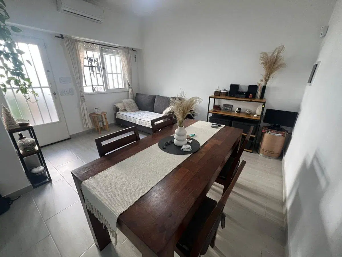 VENTA DEPARTAMENTO 2 AMBIENTES CON PATIO COCHERA 2